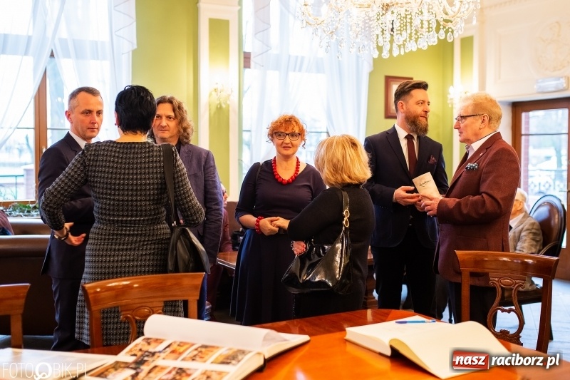 Zdjęcie w galerii na portalu naszraciborz.pl: Juliusz i Wojciech Kossak w Raciborzu. Historyczne malarstwo w pałacyku Rafako wiadomości z regionu