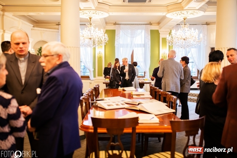 Zdjęcie w galerii na portalu naszraciborz.pl: Juliusz i Wojciech Kossak w Raciborzu. Historyczne malarstwo w pałacyku Rafako wiadomości z regionu