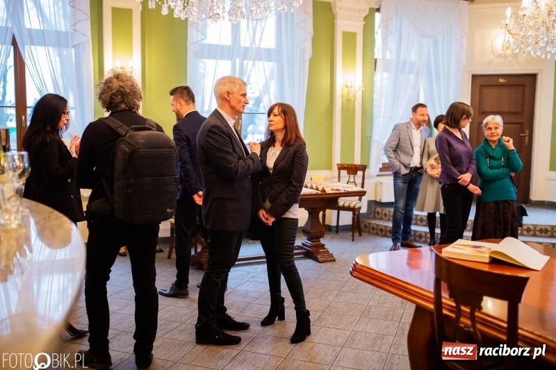 Zdjęcie w galerii na portalu naszraciborz.pl: Juliusz i Wojciech Kossak w Raciborzu. Historyczne malarstwo w pałacyku Rafako wiadomości z regionu