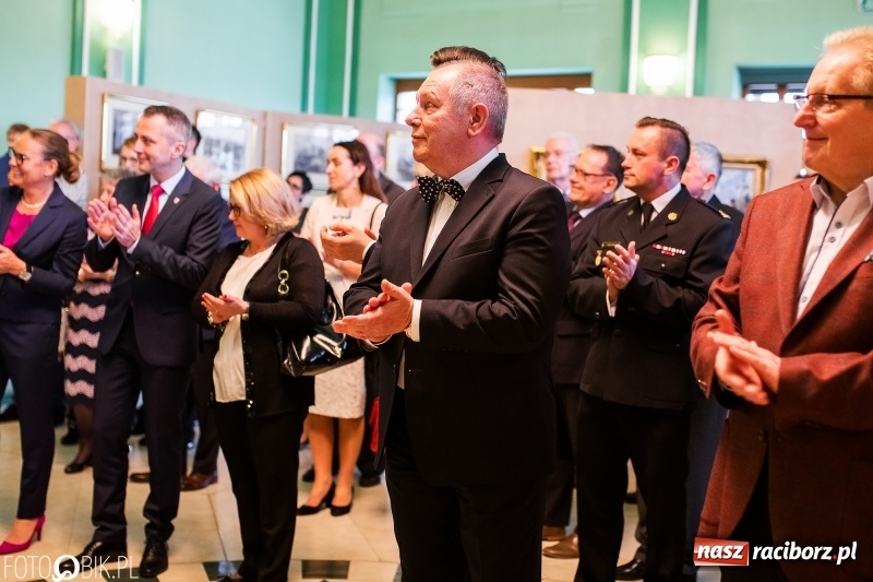 Zdjęcie w galerii na portalu naszraciborz.pl: Juliusz i Wojciech Kossak w Raciborzu. Historyczne malarstwo w pałacyku Rafako wiadomości z regionu