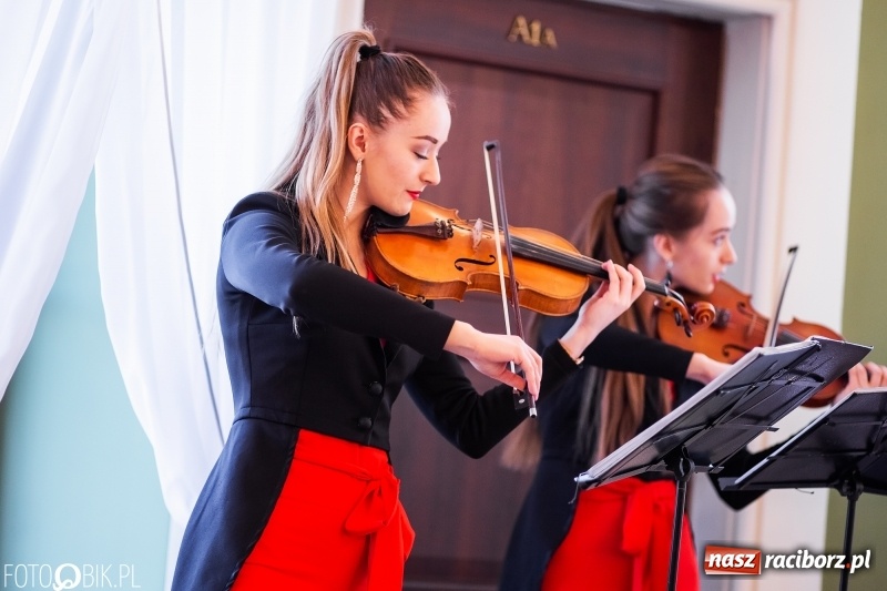 Zdjęcie w galerii na portalu naszraciborz.pl: Juliusz i Wojciech Kossak w Raciborzu. Historyczne malarstwo w pałacyku Rafako wiadomości z regionu