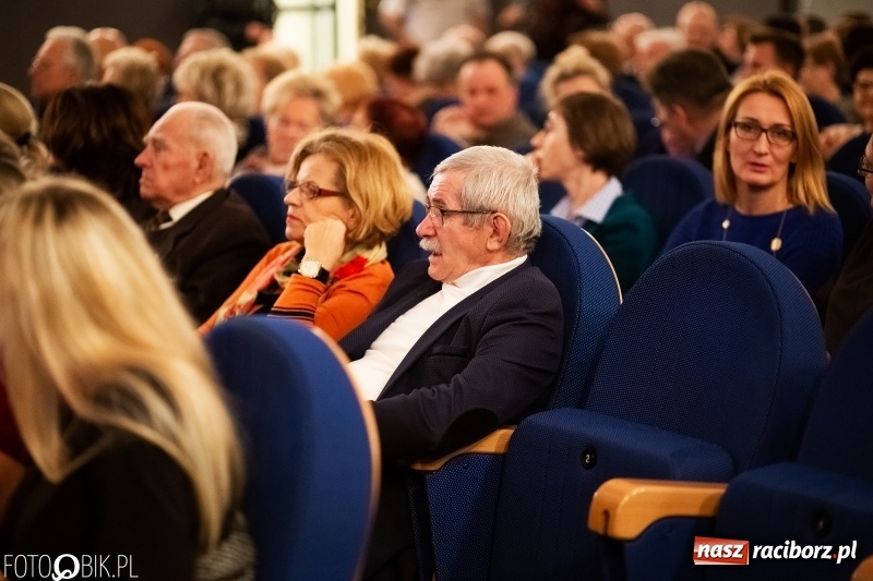 Zdjęcie w galerii na portalu naszraciborz.pl: Benefis Piotra Libery w Domu Kultury Strzecha wiadomości z regionu