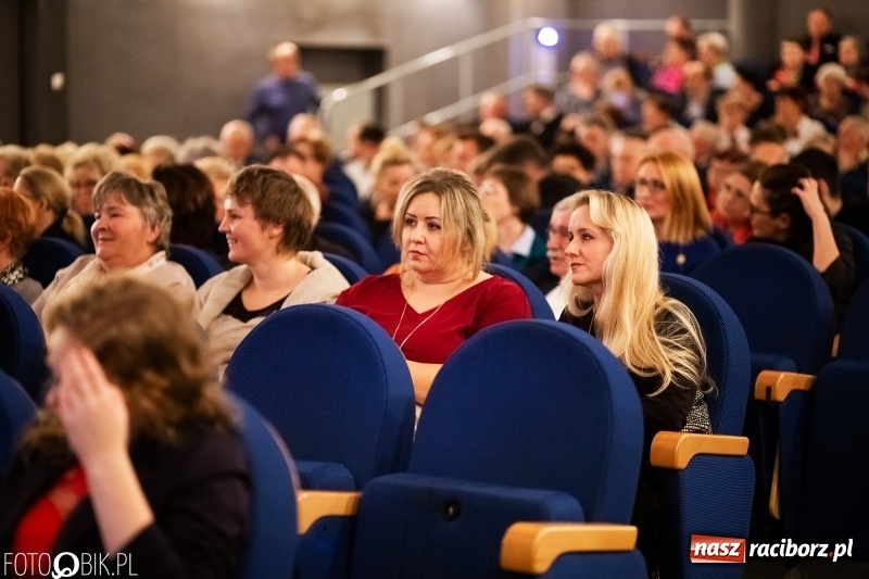Zdjęcie w galerii na portalu naszraciborz.pl: Benefis Piotra Libery w Domu Kultury Strzecha wiadomości z regionu