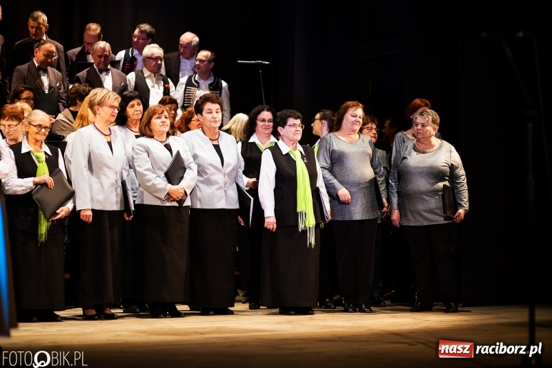 Zdjęcie w galerii na portalu naszraciborz.pl: Benefis Piotra Libery w Domu Kultury Strzecha wiadomości z regionu