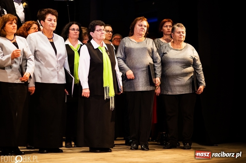 Zdjęcie w galerii na portalu naszraciborz.pl: Benefis Piotra Libery w Domu Kultury Strzecha wiadomości z regionu