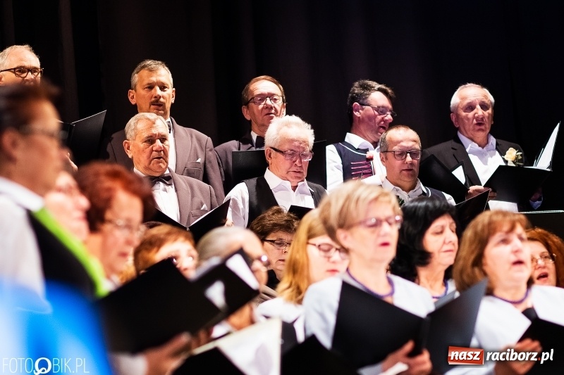 Zdjęcie w galerii na portalu naszraciborz.pl: Benefis Piotra Libery w Domu Kultury Strzecha wiadomości z regionu