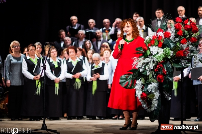 Zdjęcie w galerii na portalu naszraciborz.pl: Benefis Piotra Libery w Domu Kultury Strzecha wiadomości z regionu