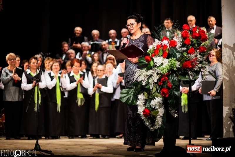 Zdjęcie w galerii na portalu naszraciborz.pl: Benefis Piotra Libery w Domu Kultury Strzecha wiadomości z regionu