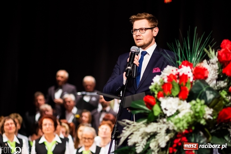 Zdjęcie w galerii na portalu naszraciborz.pl: Benefis Piotra Libery w Domu Kultury Strzecha wiadomości z regionu