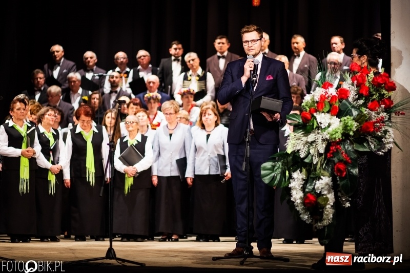 Zdjęcie w galerii na portalu naszraciborz.pl: Benefis Piotra Libery w Domu Kultury Strzecha wiadomości z regionu