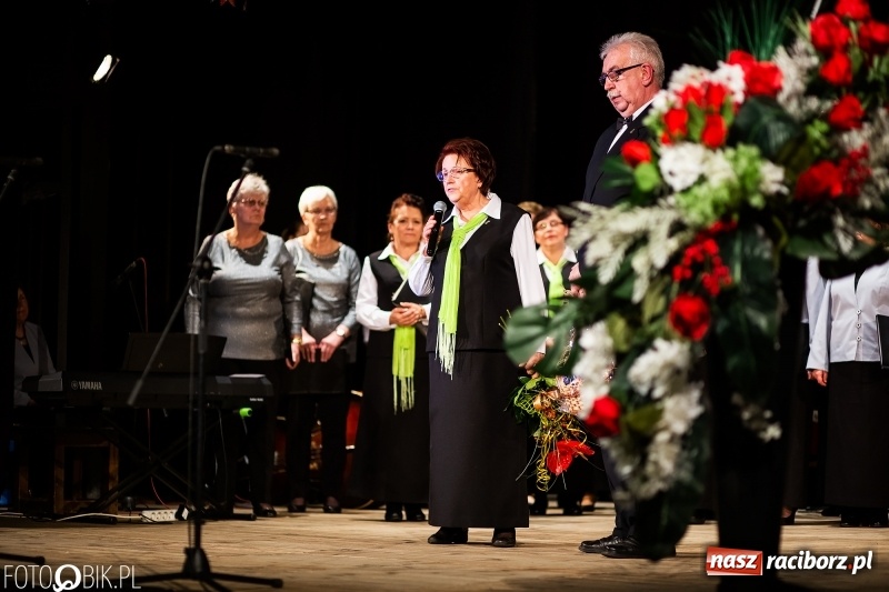 Zdjęcie w galerii na portalu naszraciborz.pl: Benefis Piotra Libery w Domu Kultury Strzecha wiadomości z regionu