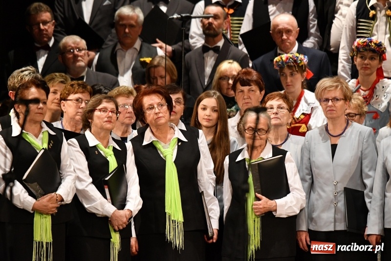 Zdjęcie w galerii na portalu naszraciborz.pl: Benefis Piotra Libery w Domu Kultury Strzecha wiadomości z regionu