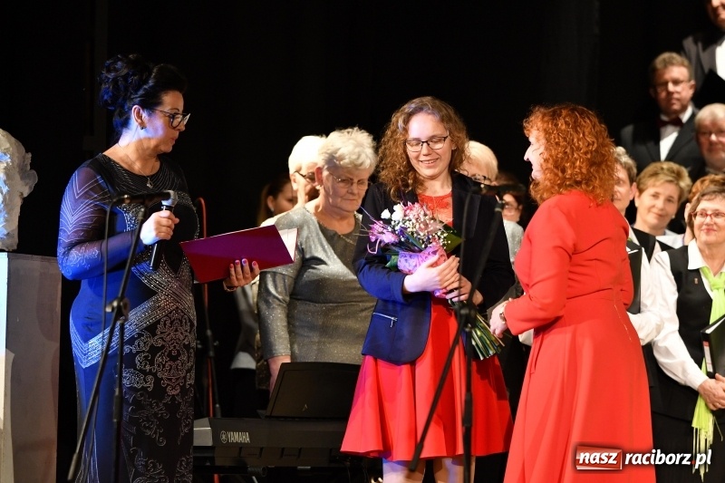 Zdjęcie w galerii na portalu naszraciborz.pl: Benefis Piotra Libery w Domu Kultury Strzecha wiadomości z regionu