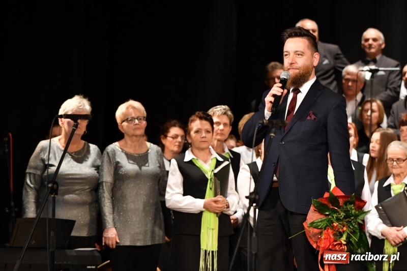 Zdjęcie w galerii na portalu naszraciborz.pl: Benefis Piotra Libery w Domu Kultury Strzecha wiadomości z regionu