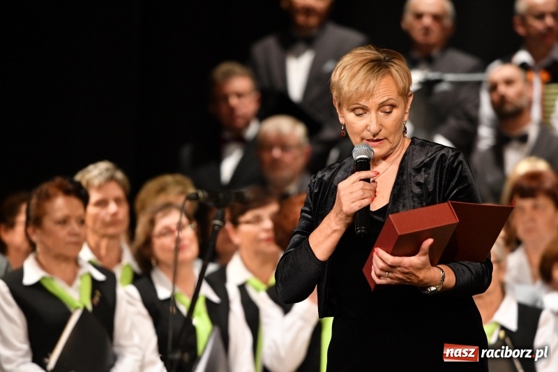 Zdjęcie w galerii na portalu naszraciborz.pl: Benefis Piotra Libery w Domu Kultury Strzecha wiadomości z regionu