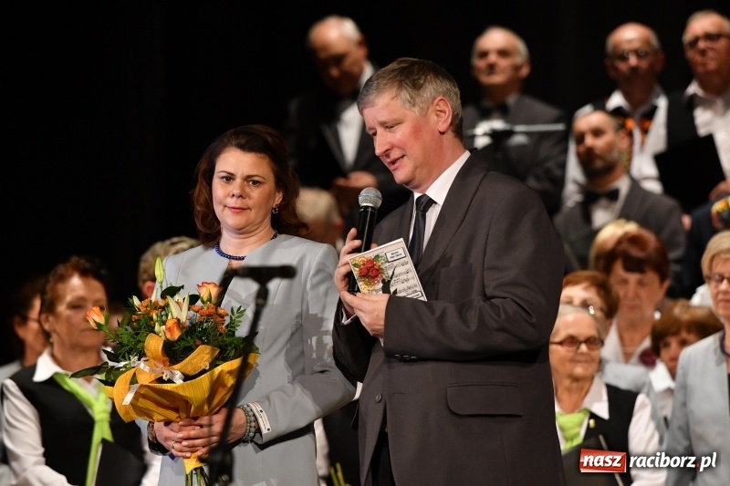 Zdjęcie w galerii na portalu naszraciborz.pl: Benefis Piotra Libery w Domu Kultury Strzecha wiadomości z regionu