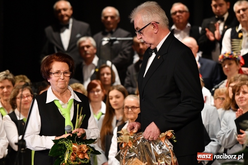 Zdjęcie w galerii na portalu naszraciborz.pl: Benefis Piotra Libery w Domu Kultury Strzecha wiadomości z regionu