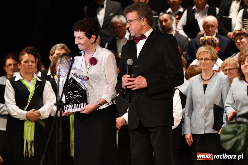 Zdjęcie w galerii na portalu naszraciborz.pl: Benefis Piotra Libery w Domu Kultury Strzecha wiadomości z regionu