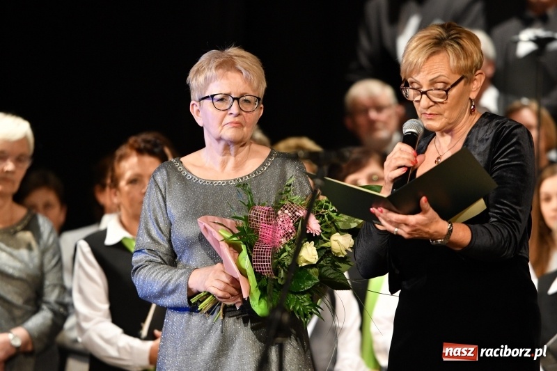 Zdjęcie w galerii na portalu naszraciborz.pl: Benefis Piotra Libery w Domu Kultury Strzecha wiadomości z regionu