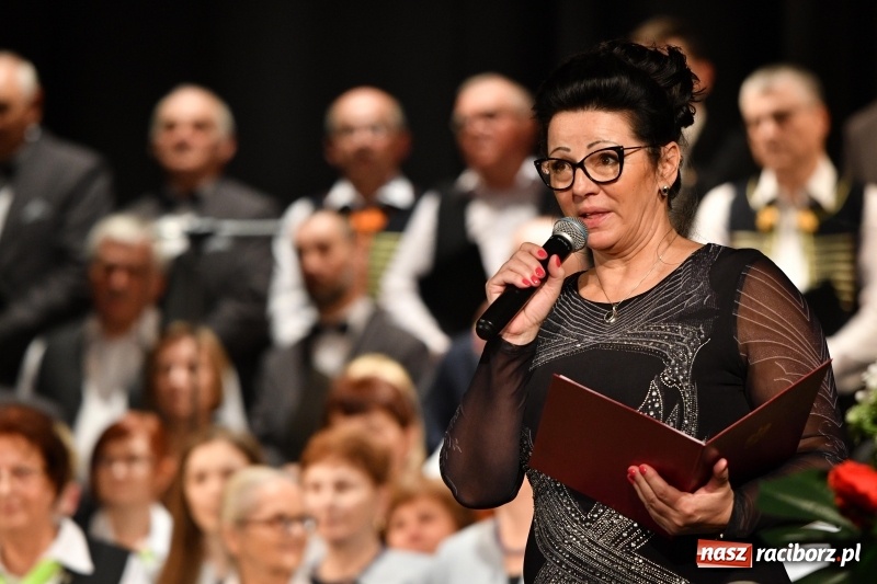 Zdjęcie w galerii na portalu naszraciborz.pl: Benefis Piotra Libery w Domu Kultury Strzecha wiadomości z regionu