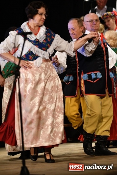 Zdjęcie w galerii na portalu naszraciborz.pl: Benefis Piotra Libery w Domu Kultury Strzecha wiadomości z regionu