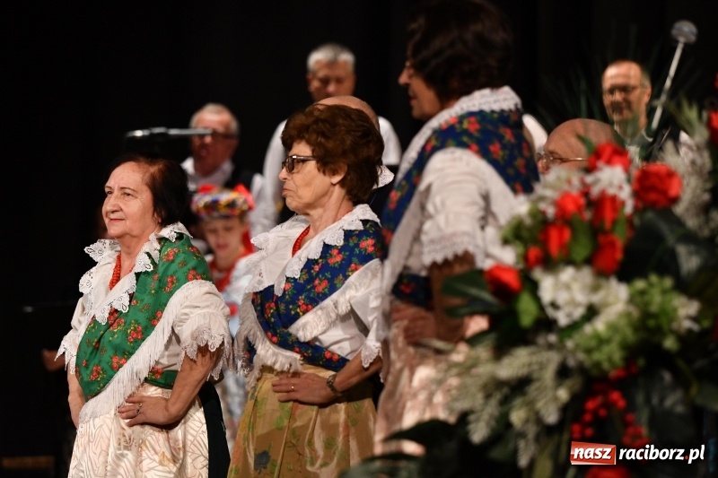 Zdjęcie w galerii na portalu naszraciborz.pl: Benefis Piotra Libery w Domu Kultury Strzecha wiadomości z regionu