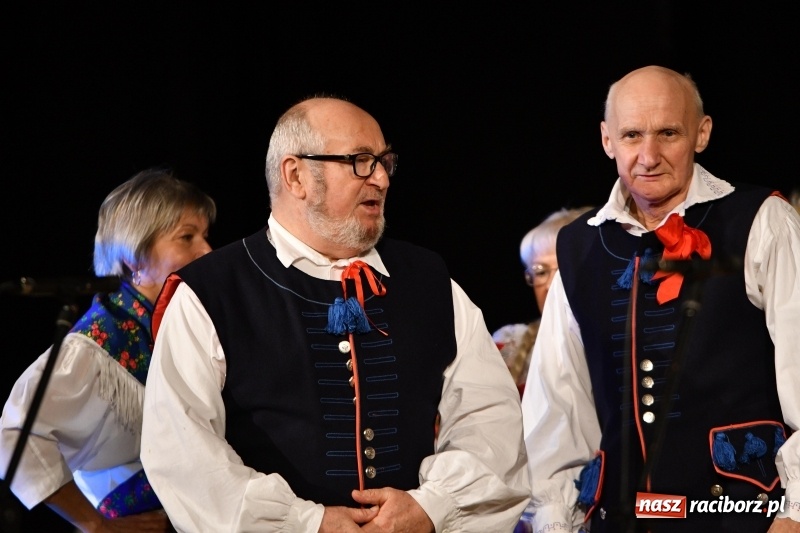 Zdjęcie w galerii na portalu naszraciborz.pl: Benefis Piotra Libery w Domu Kultury Strzecha wiadomości z regionu