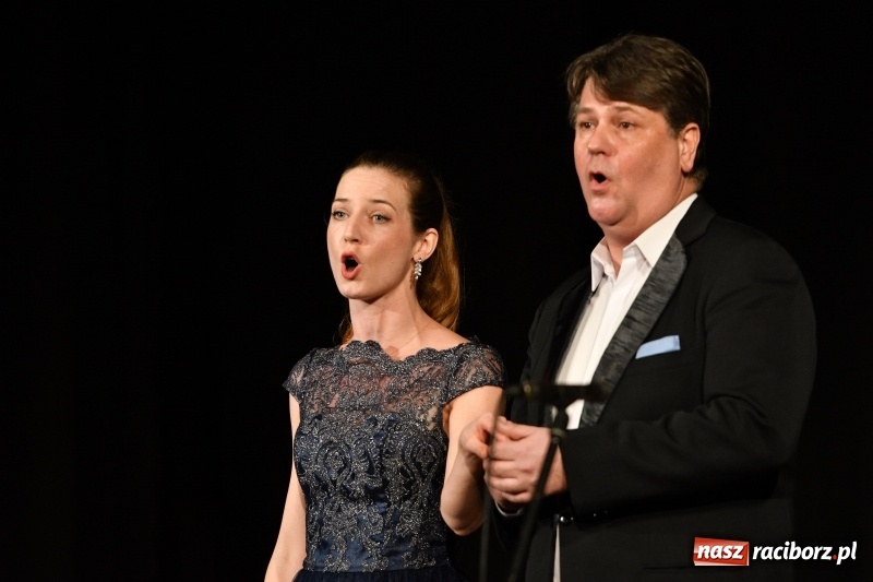 Zdjęcie w galerii na portalu naszraciborz.pl: Benefis Piotra Libery w Domu Kultury Strzecha wiadomości z regionu