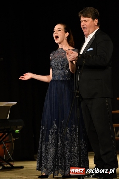 Zdjęcie w galerii na portalu naszraciborz.pl: Benefis Piotra Libery w Domu Kultury Strzecha wiadomości z regionu