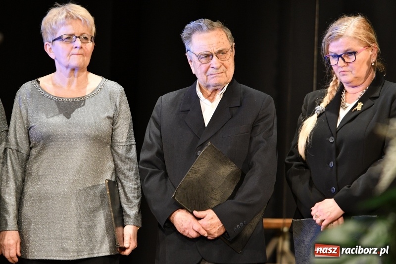 Zdjęcie w galerii na portalu naszraciborz.pl: Benefis Piotra Libery w Domu Kultury Strzecha wiadomości z regionu