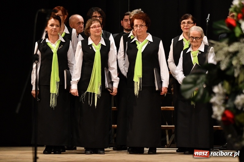 Zdjęcie w galerii na portalu naszraciborz.pl: Benefis Piotra Libery w Domu Kultury Strzecha wiadomości z regionu