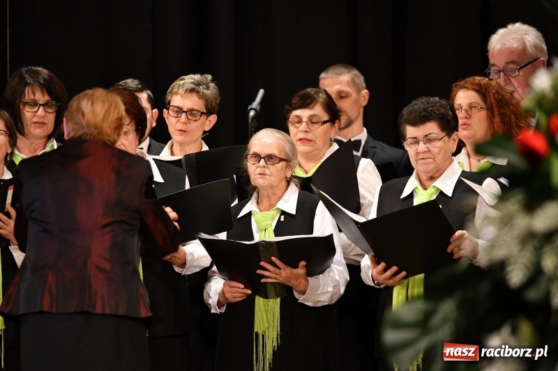 Zdjęcie w galerii na portalu naszraciborz.pl: Benefis Piotra Libery w Domu Kultury Strzecha wiadomości z regionu