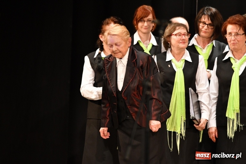 Zdjęcie w galerii na portalu naszraciborz.pl: Benefis Piotra Libery w Domu Kultury Strzecha wiadomości z regionu