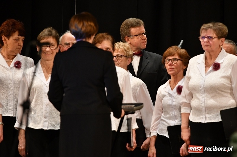 Zdjęcie w galerii na portalu naszraciborz.pl: Benefis Piotra Libery w Domu Kultury Strzecha wiadomości z regionu