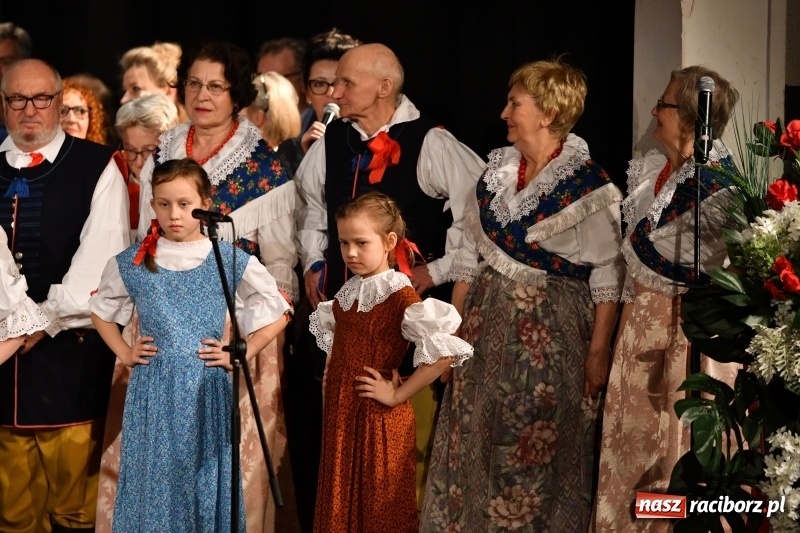 Zdjęcie w galerii na portalu naszraciborz.pl: Benefis Piotra Libery w Domu Kultury Strzecha wiadomości z regionu