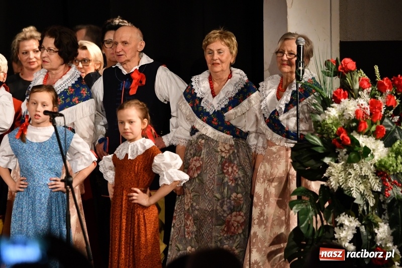 Zdjęcie w galerii na portalu naszraciborz.pl: Benefis Piotra Libery w Domu Kultury Strzecha wiadomości z regionu