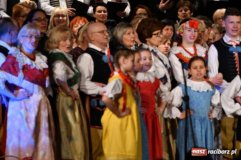 Zdjęcie w galerii na portalu naszraciborz.pl: Benefis Piotra Libery w Domu Kultury Strzecha wiadomości z regionu