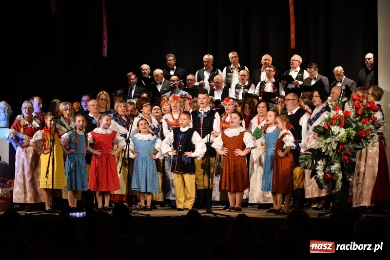 Zdjęcie w galerii na portalu naszraciborz.pl: Benefis Piotra Libery w Domu Kultury Strzecha wiadomości z regionu