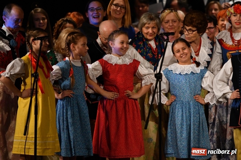 Zdjęcie w galerii na portalu naszraciborz.pl: Benefis Piotra Libery w Domu Kultury Strzecha wiadomości z regionu