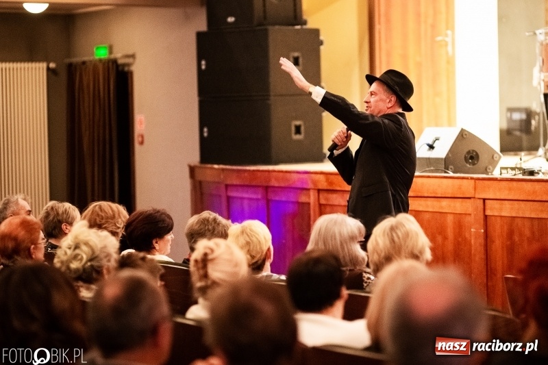 Zdjęcie w galerii na portalu naszraciborz.pl: Koncert Tomasza Stockingera z okazji Dnia Kobiet w RCK wiadomości z regionu
