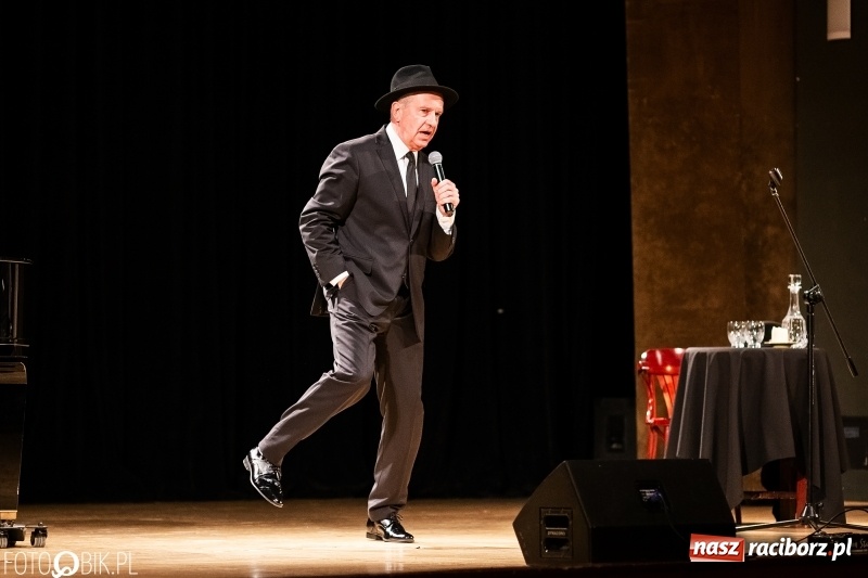 Zdjęcie w galerii na portalu naszraciborz.pl: Koncert Tomasza Stockingera z okazji Dnia Kobiet w RCK wiadomości z regionu