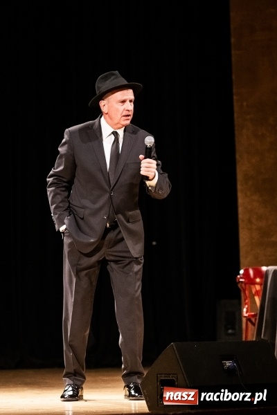 Zdjęcie w galerii na portalu naszraciborz.pl: Koncert Tomasza Stockingera z okazji Dnia Kobiet w RCK wiadomości z regionu