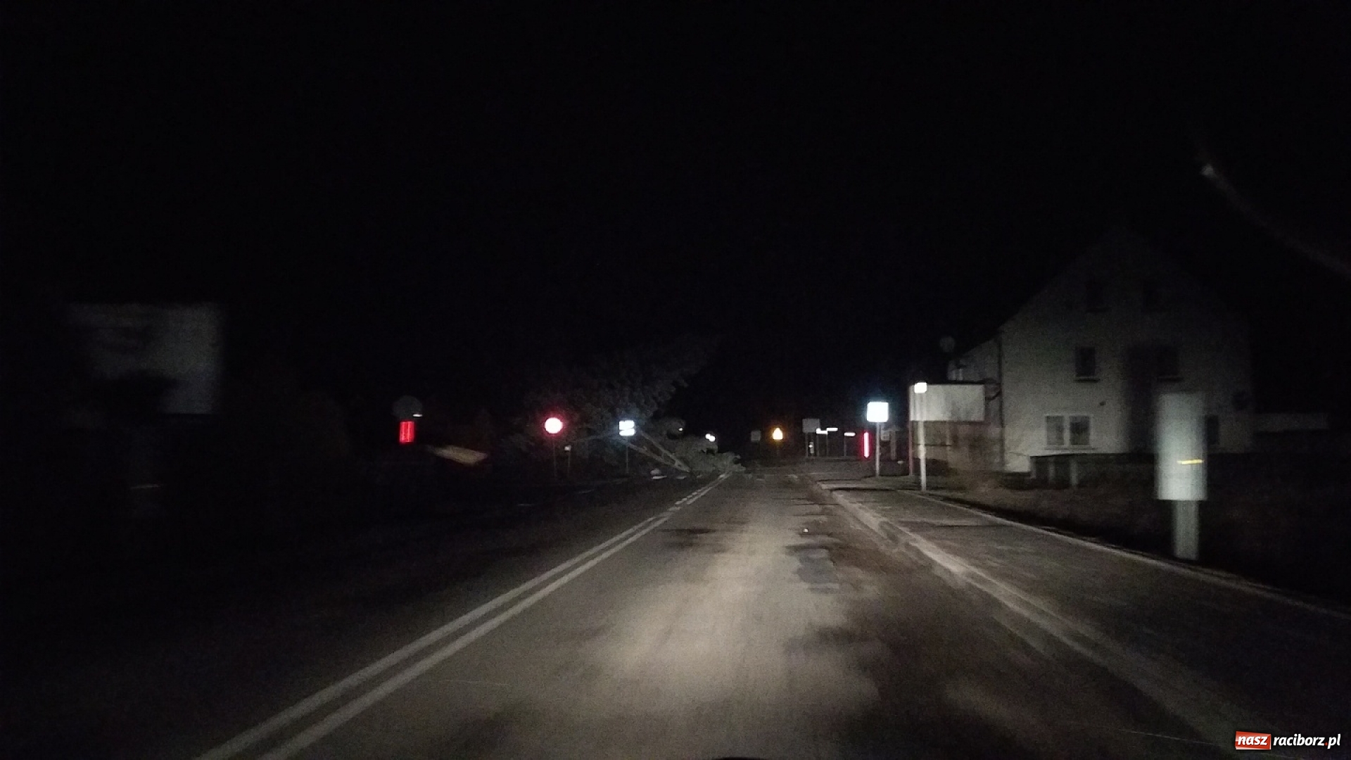 Zdjęcie w galerii na portalu naszraciborz.pl: To był nocny Armagedon. Strażacy mieli pełne ręce roboty. Ponad 60 wezwań FOTO wiadomości z regionu