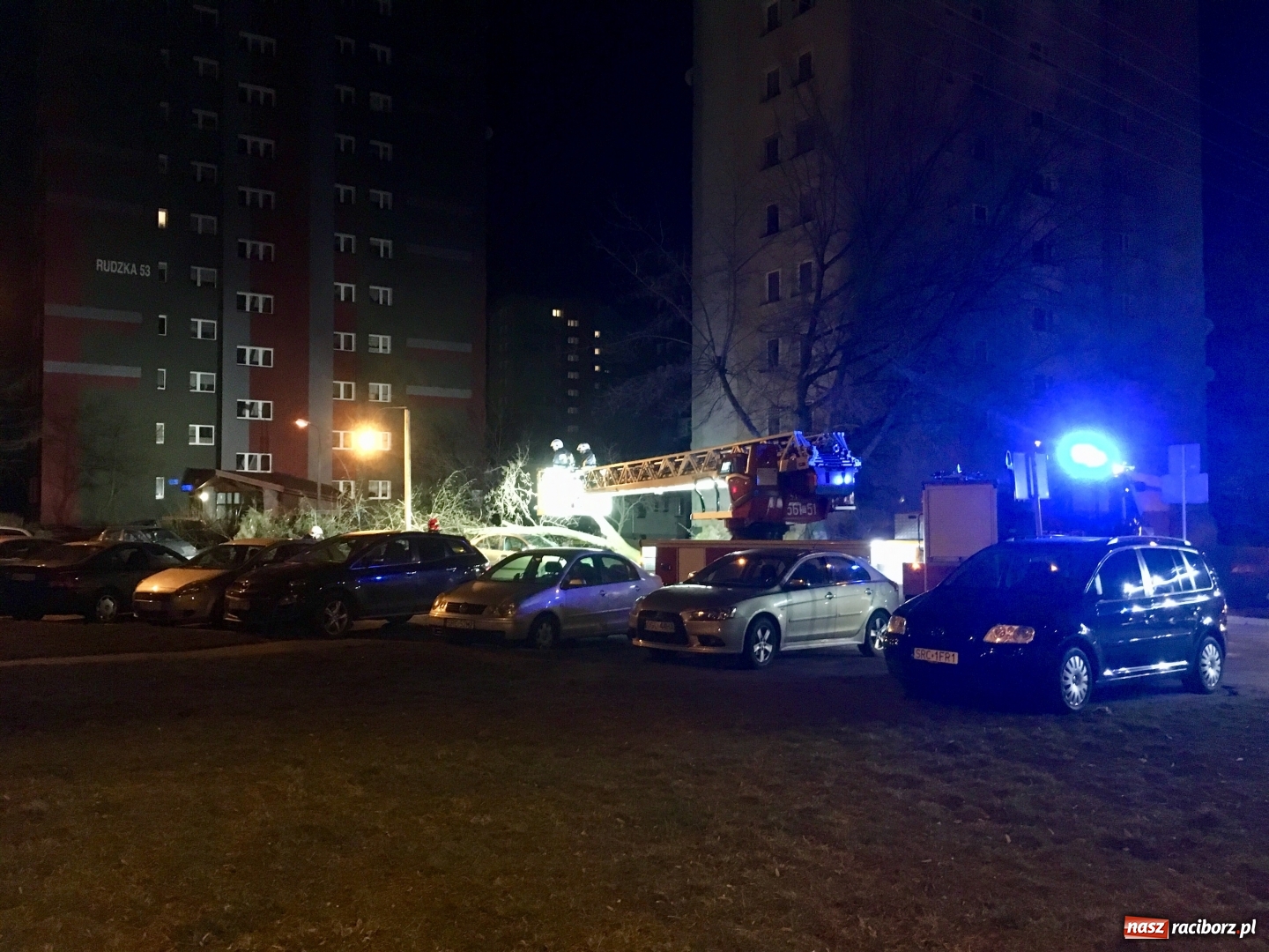 Zdjęcie w galerii na portalu naszraciborz.pl: To był nocny Armagedon. Strażacy mieli pełne ręce roboty. Ponad 60 wezwań FOTO wiadomości z regionu