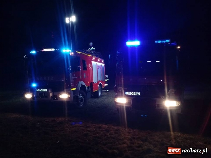 Zdjęcie w galerii na portalu naszraciborz.pl: To był nocny Armagedon. Strażacy mieli pełne ręce roboty. Ponad 60 wezwań FOTO wiadomości z regionu