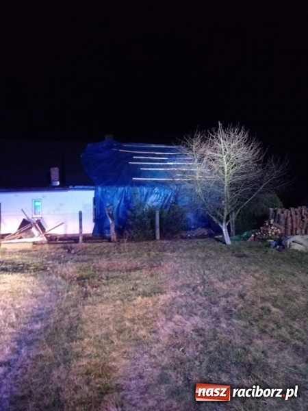 Zdjęcie w galerii na portalu naszraciborz.pl: To był nocny Armagedon. Strażacy mieli pełne ręce roboty. Ponad 60 wezwań FOTO wiadomości z regionu