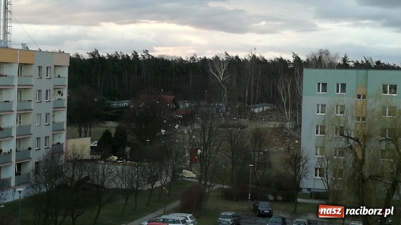 Zdjęcie w galerii na portalu naszraciborz.pl: To był nocny Armagedon. Strażacy mieli pełne ręce roboty. Ponad 60 wezwań FOTO wiadomości z regionu