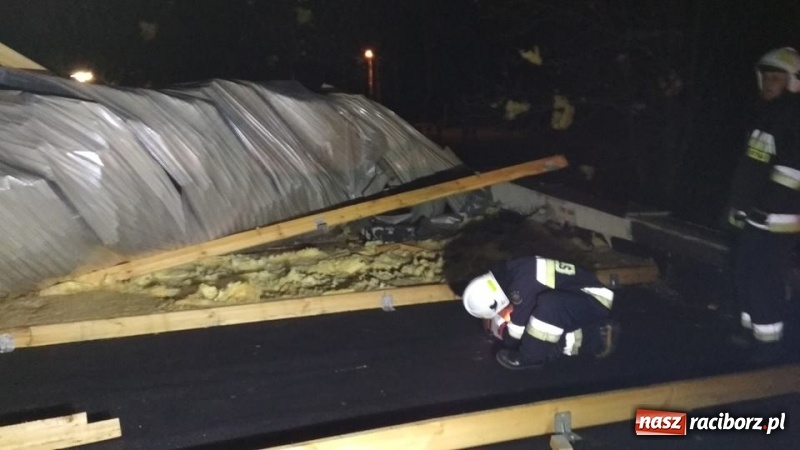 Zdjęcie w galerii na portalu naszraciborz.pl: To był nocny Armagedon. Strażacy mieli pełne ręce roboty. Ponad 60 wezwań FOTO wiadomości z regionu