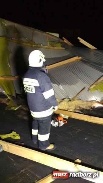 Zdjęcie w galerii na portalu naszraciborz.pl: To był nocny Armagedon. Strażacy mieli pełne ręce roboty. Ponad 60 wezwań FOTO wiadomości z regionu