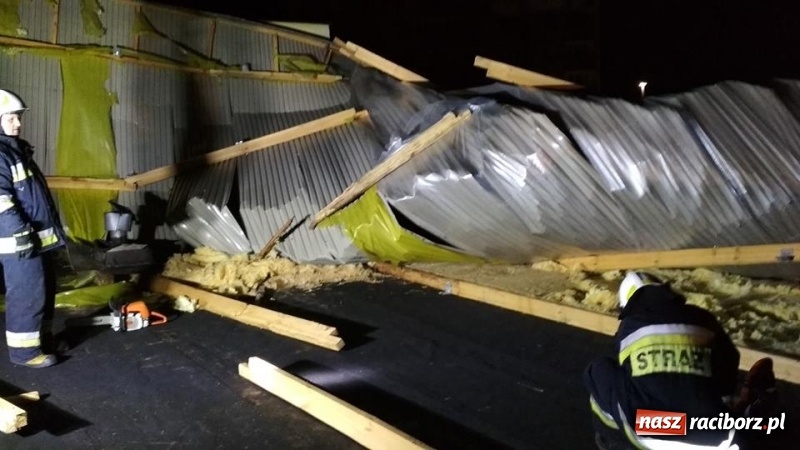 Zdjęcie w galerii na portalu naszraciborz.pl: To był nocny Armagedon. Strażacy mieli pełne ręce roboty. Ponad 60 wezwań FOTO wiadomości z regionu